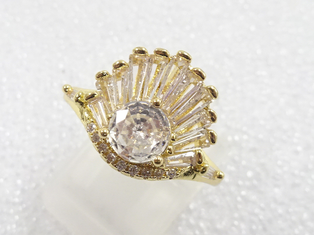 JAPANESE KIMONO / ANTIQUE CRYSTAL RING (SIZE 16)
